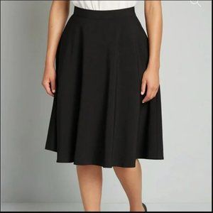 Modcloth Just This Sway A-Line Midi Skirt in Black Size Small - Like New